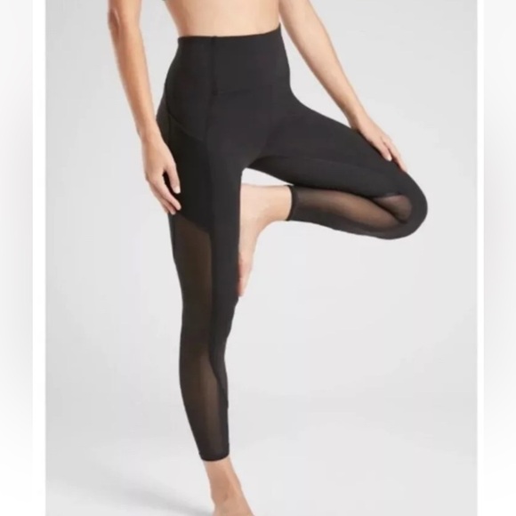 Athleta black vitality stash pocket 7/8 tight leggings size XS - Picture 1 of 6